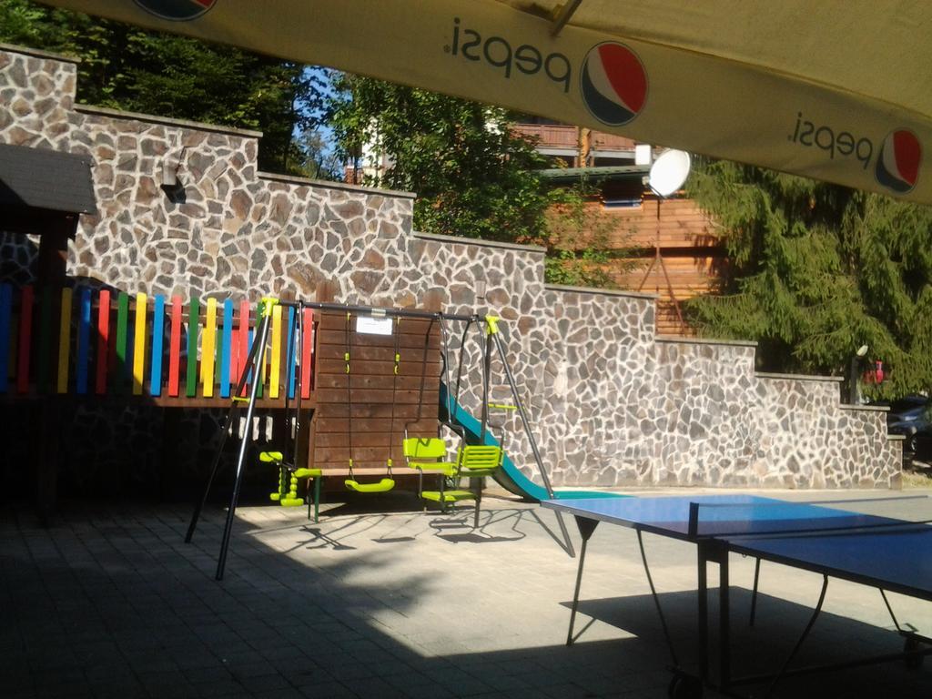 FATRAPARK 1 U SOVIČKY štúdio, kuchynka, kúpeľňa,s balkónom grátis parkovanie v podzemnej garáži Ruzomberok Esterno foto