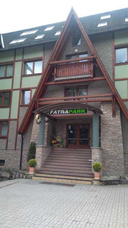 FATRAPARK 1 U SOVIČKY štúdio, kuchynka, kúpeľňa,s balkónom grátis parkovanie v podzemnej garáži Ruzomberok Esterno foto