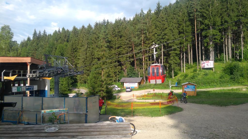 FATRAPARK 1 U SOVIČKY štúdio, kuchynka, kúpeľňa,s balkónom grátis parkovanie v podzemnej garáži Ruzomberok Esterno foto